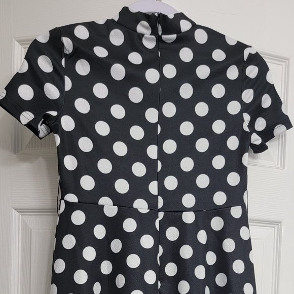 Girls Mock-Neck Self-Belted Polka Dot Dress Size:11/12 Color: Black and White - Picture 7 of 7